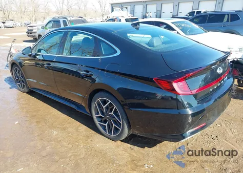 2021 Hyundai Sonata N Line z USA, uszkodzony, nr VIN 5NPEK4JC5MH132907
